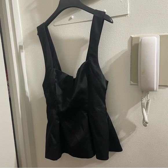 NWT Reformation Rayne Satin Top in Black Size 6 - Sleeveless Peplum Top - Picture 7 of 7